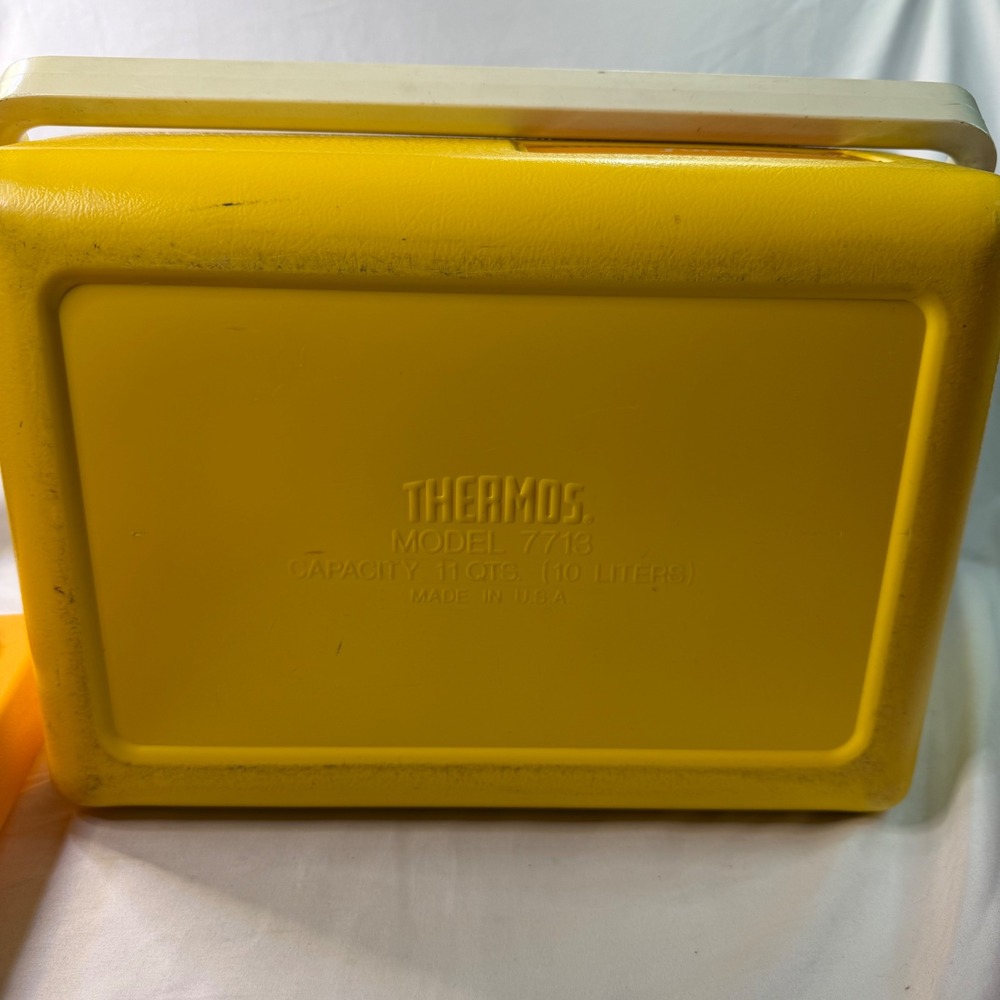 Vintage Thermos SunPacker Cooler Model 7718 Yellow Orange 11 Qt 10L Made in USA - Picture 8 of 13